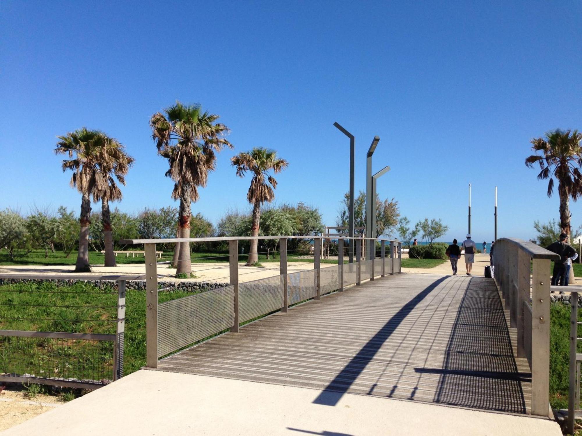 Appartement Superbe T2 A - Face Mer, Loggia, Parking Prive, Proche Et Commerces - Fr-1-338-518 *